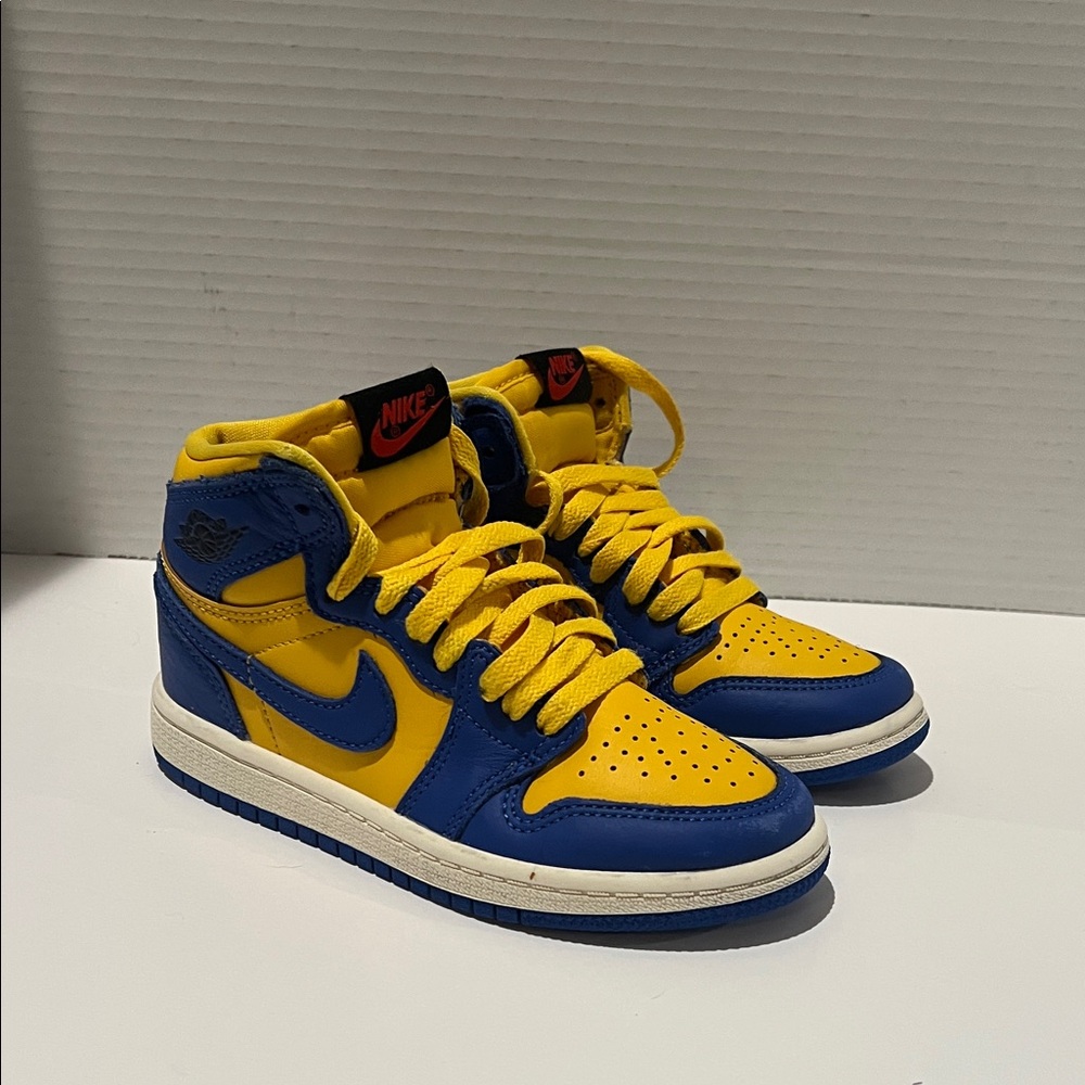 Nike Air Jordan Retro 1 High OG Reverse Laney